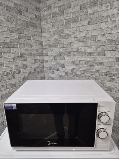 Микроволновая печь Midea MM 720 C4E